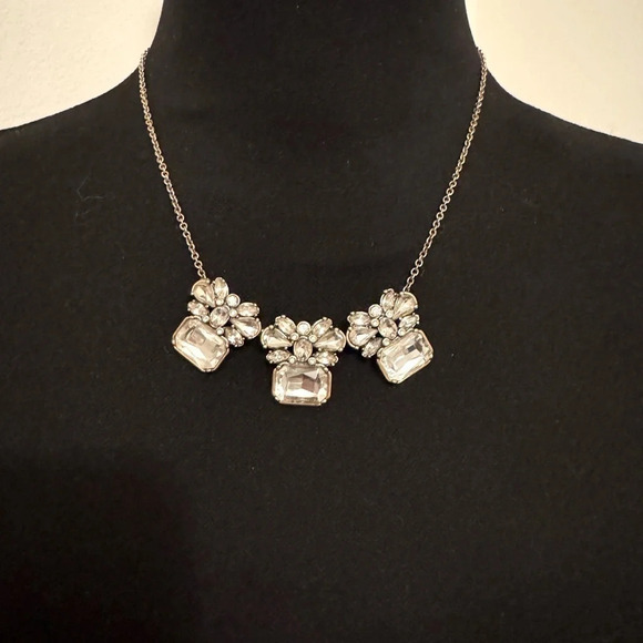 Banana Republic Necklace with trio of Rhinestone showpieces set in gold - Picture 1 of 6